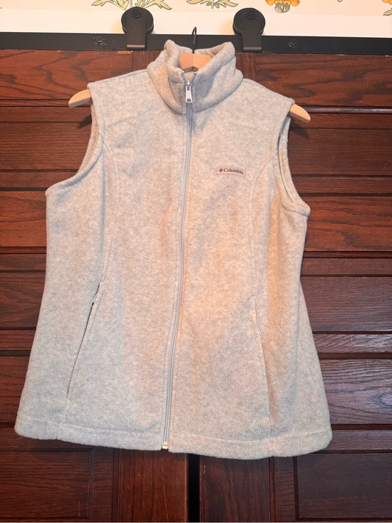 Columbia Jackets & Blazers - Columbia Light Gray Sherpa Fleece Vest